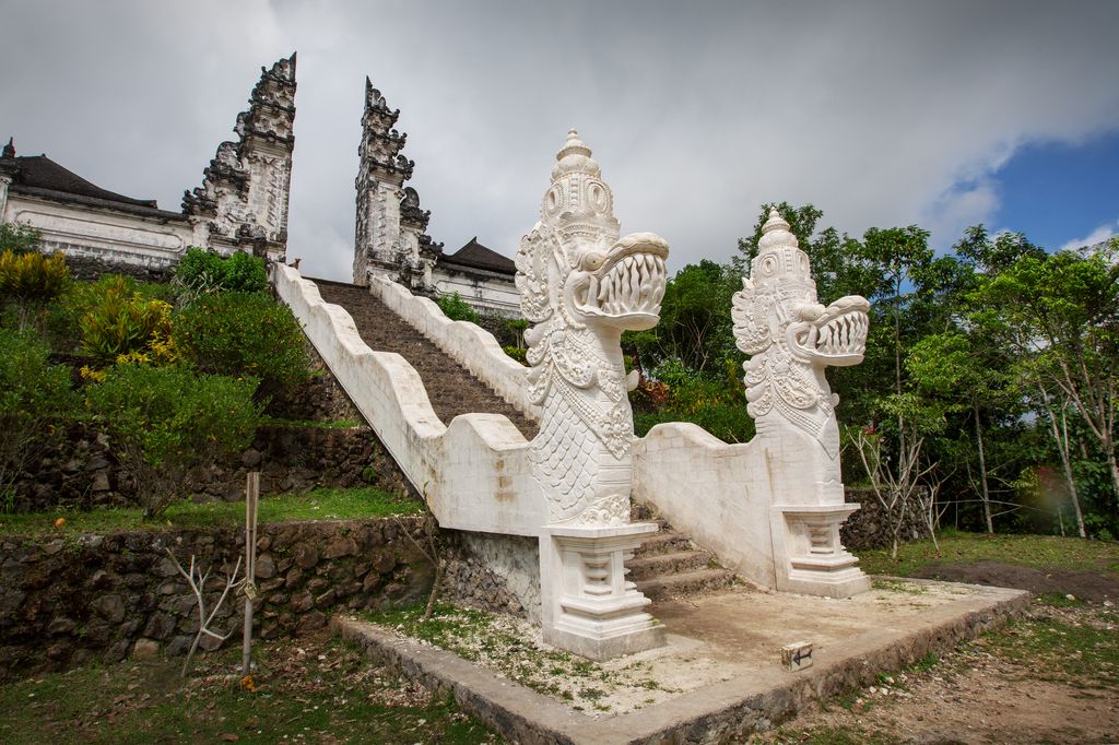 A Guide To Visiting The Bali "Gates Of Heaven" (Pura Luhur Lempuyang)